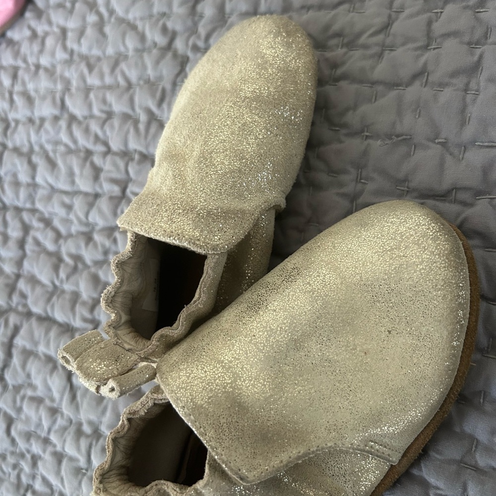 Robeez Sparkly Cream Baby Shoes